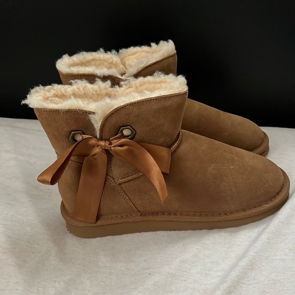 Pawz by bearpaw fuzzy boots